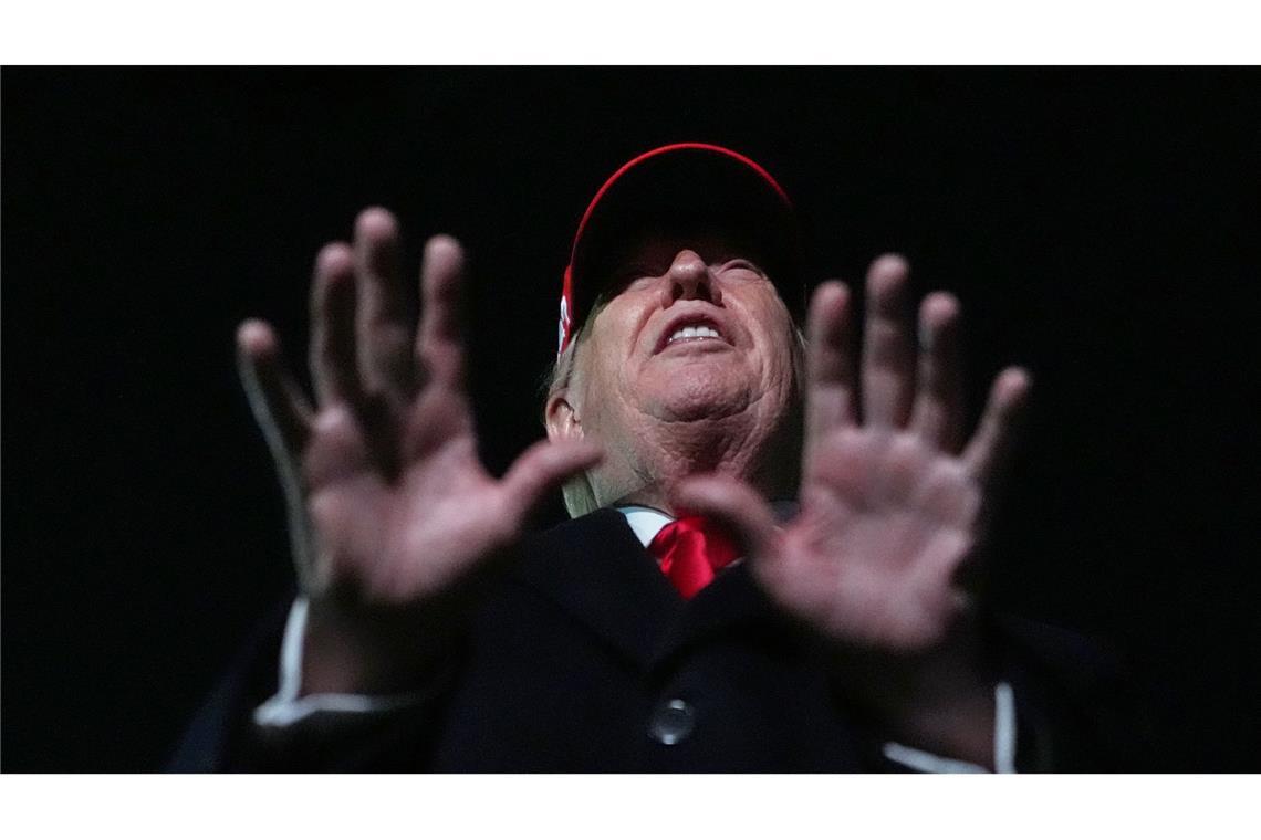 US-Präsident Trump droht der iranischen Revolutionsgarde mit dem Abschuss ihrer Boote.