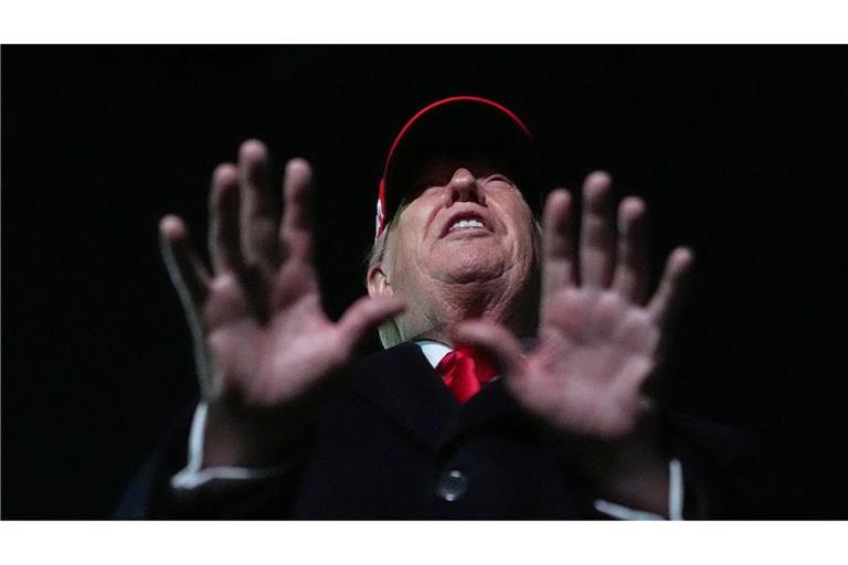 US-Präsident Trump droht der iranischen Revolutionsgarde mit dem Abschuss ihrer Boote.