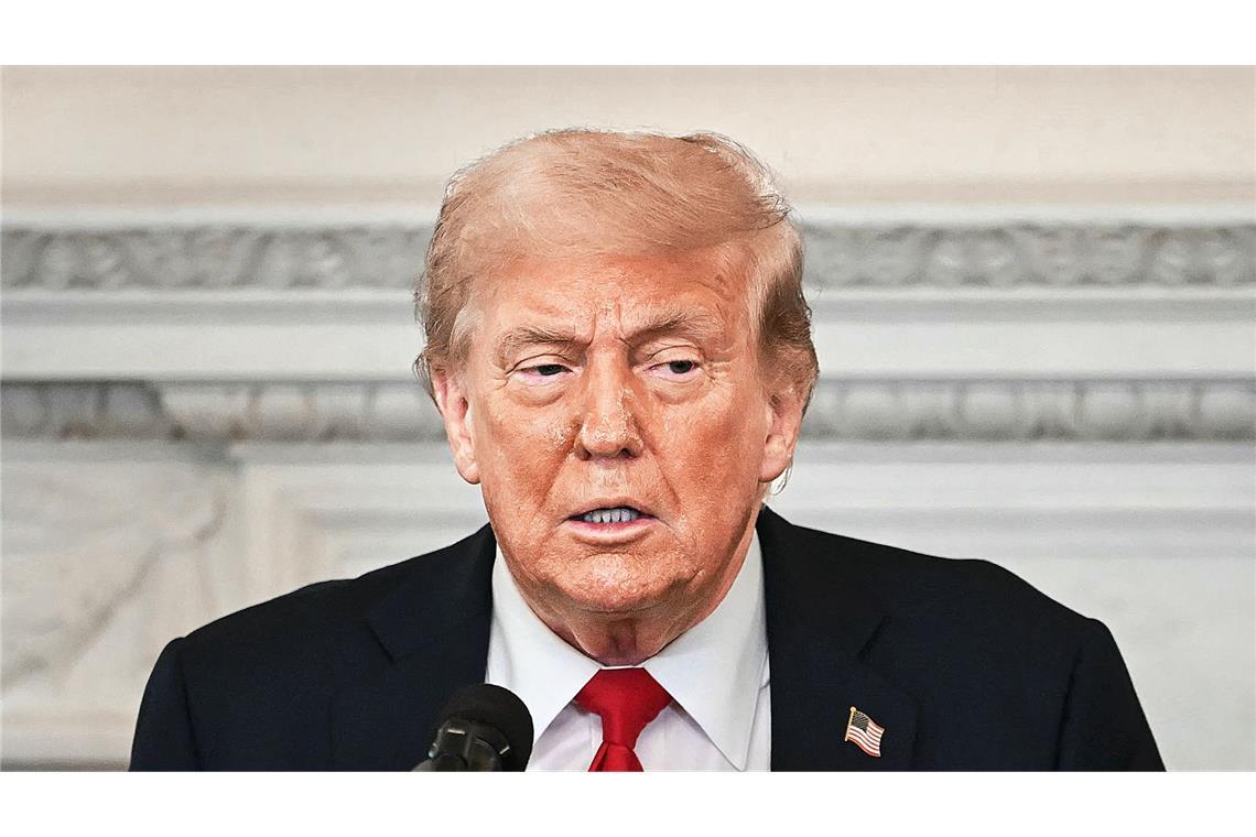 Weißes Haus: Trump leidet unter chronischer Venenschwäche US-Präsident Trump leidet laut Angaben des Weißen Hauses unter einer chronischen Venenschwäche. (Archivbild)