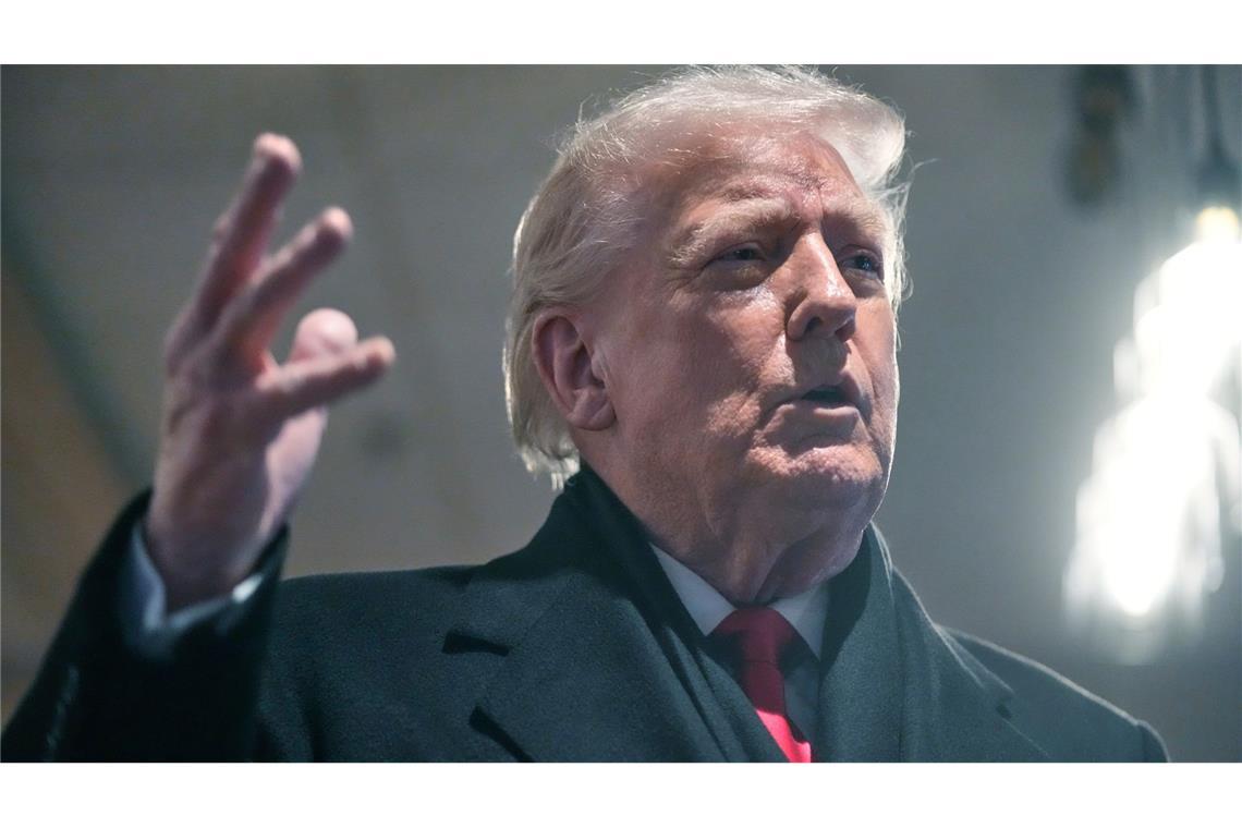 US-Präsident Trump stellt nach den tödlichen Schüssen in Minneapolis einen gemäßigteren Kurs seiner Regierung in Aussicht (Symbolbild).