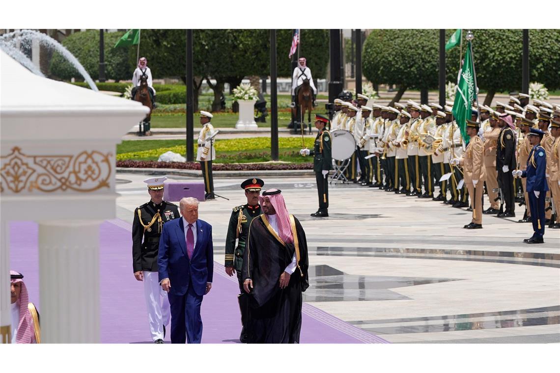 USA und Saudis beschließen großes Rüstungsgeschäft US-Präsident Trump wurde in Riad mit militärischen Ehren empfangen.