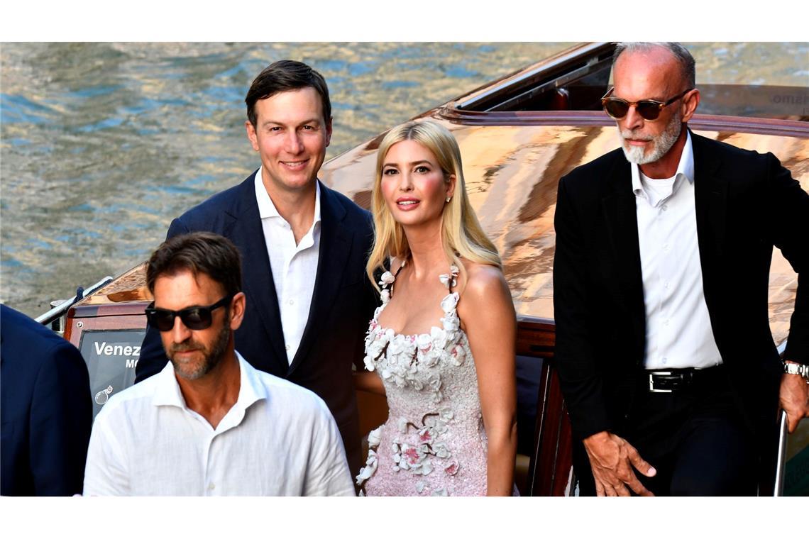 Promi-Hochzeit in Venedig: Amazon-Gründer Bezos heiratet US-Präsidententochter Ivanka Trump und ihr Ehemann Jared Kushner (links).