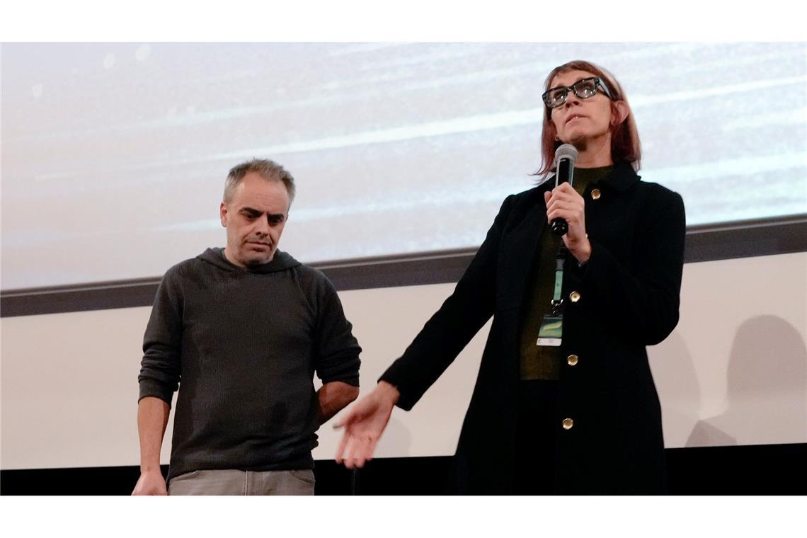 Premiere von "Rust" mit Schweigeminute für tote Kamerafrau US-Regisseur Joel Souza und Kamerafrau Bianca Cline bei der Premiere.