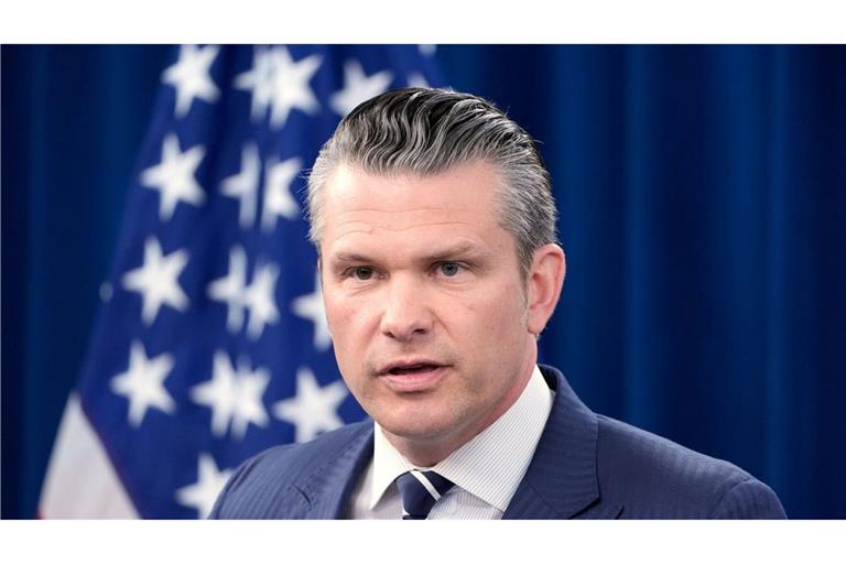 US-Verteidigungsminister Pete Hegseth spricht vom längsten Einsatz der Tarnkappenbomber seit 2001.
