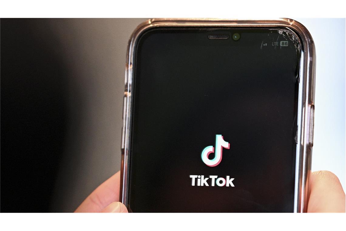 Vance erwartet US-Lösung für Tiktok vor Fristablauf im April US- Vizepräsident J.D. Vance rechnet mit einer Lösung für die Zukunft von Tiktok in den USA bis Anfang April. (Symbolbild)