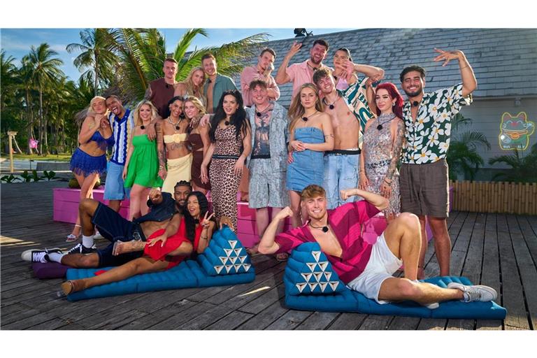 V. o. l.: Xander, Beverly, Olli, Rob, Nico, Nelly, Antonia, Kevin, Elli, Joanna, Sandra Janina, Henna, Jonny, Viki, Lennert, Ariel, Sidar, Calvin O., Hati und Calvin S.