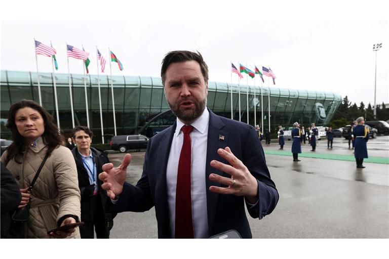 Vance bezeichnet einen Sturz der iranischen Führung als Sache des Volkes.