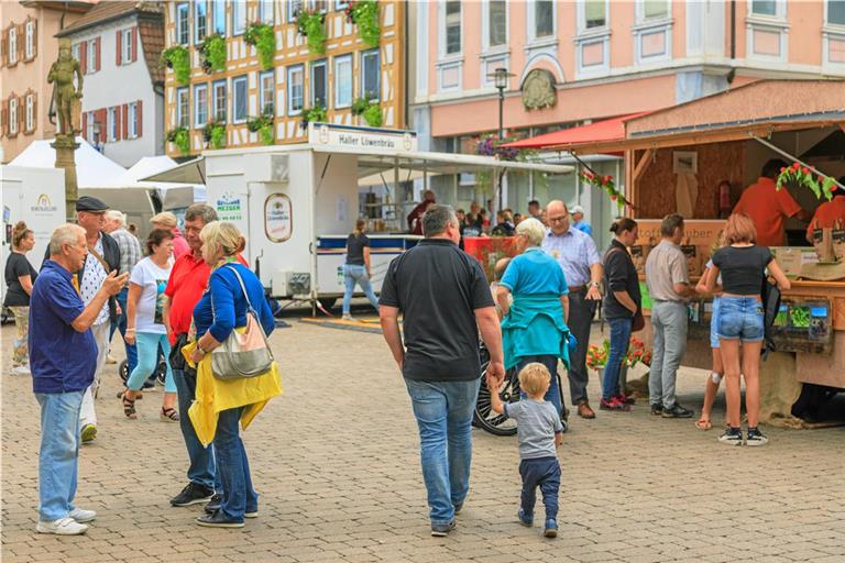 Veranstaltungen wie das Streetfoodfestival auf dem Murrhardter Marktplatz bringen Leben in die Stadt. Das kann nicht darüber hinwegtäuschen, dass es in der Innenstadt unter der Woche oft ganz anders aussieht. Foto: Stefan Bossow