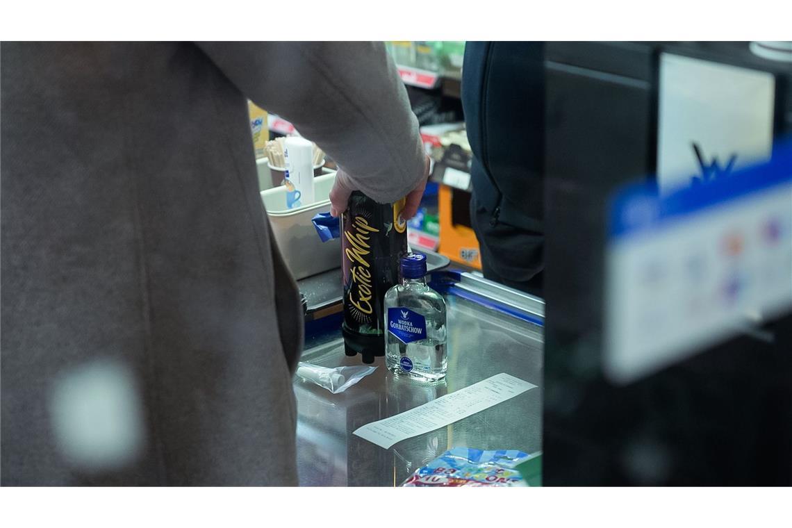 Verbotene Mengen Lachgas in Kiosk gefunden (Symbolbild).