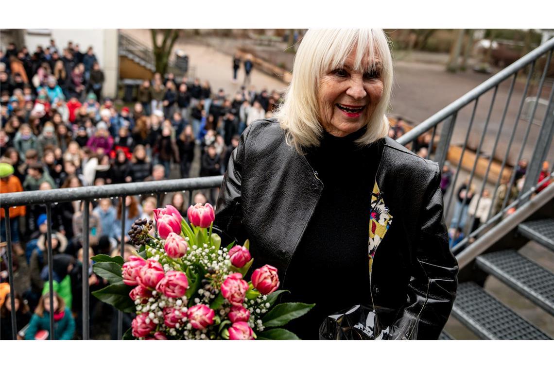 80-jährige Lehrerin: "Das schafft man bis 100" Verena Zapf hielt es nur wenige Monate im Ruhestand aus.