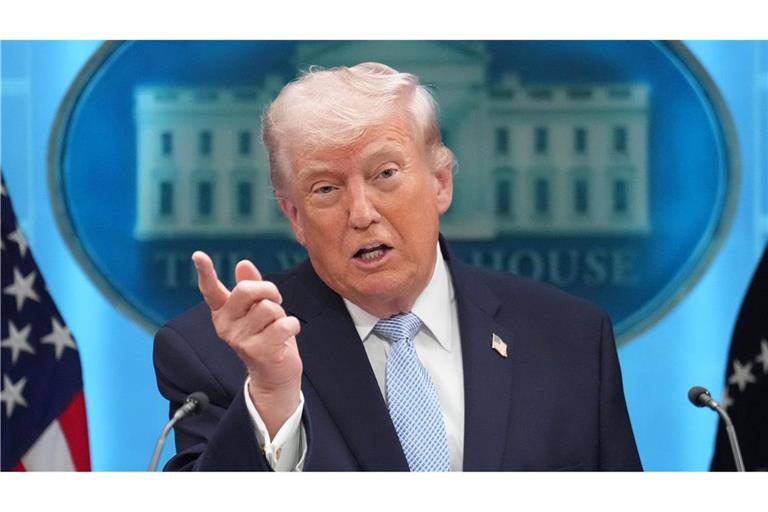 Vergangene Woche hatte Trump bereits gedroht, den Iran zurück in die "Steinzeit" zu befördern.