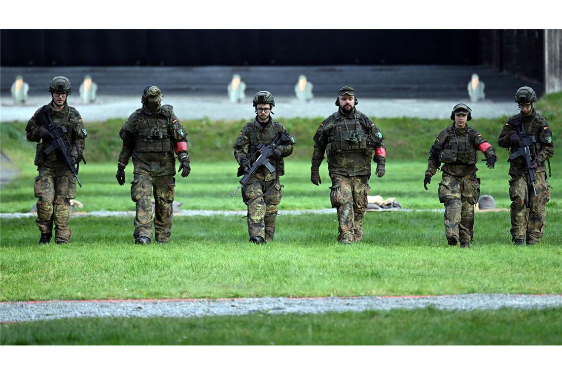 Verpflichtende Musterungen wollen die Grünen - mehr Pflicht beim Wehrdienst aber erst einmal nicht.