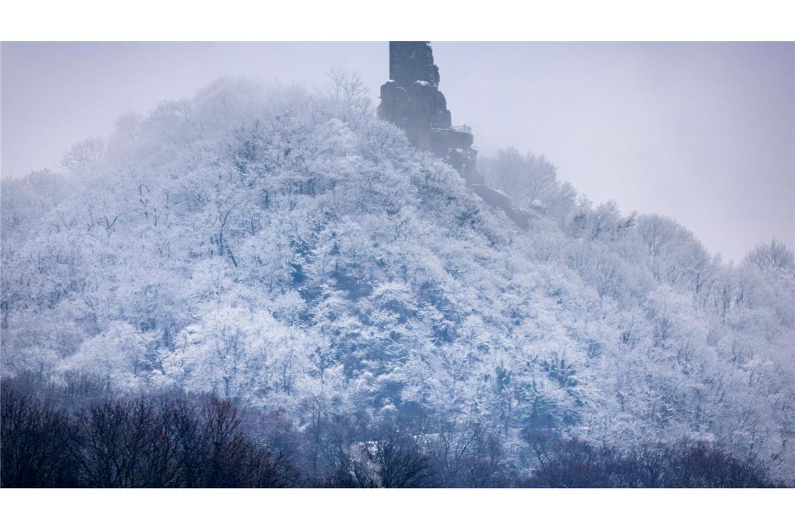 verschneiter Drachenfels