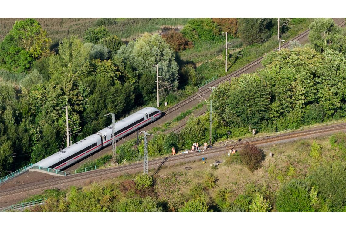Noch bis Nachmittag Störungen im Bahnverkehr Hannover–Berlin Verspätungen und Ausfälle prägten am Wochenende den Bahnverkehr zwischen Hannover und Berlin.