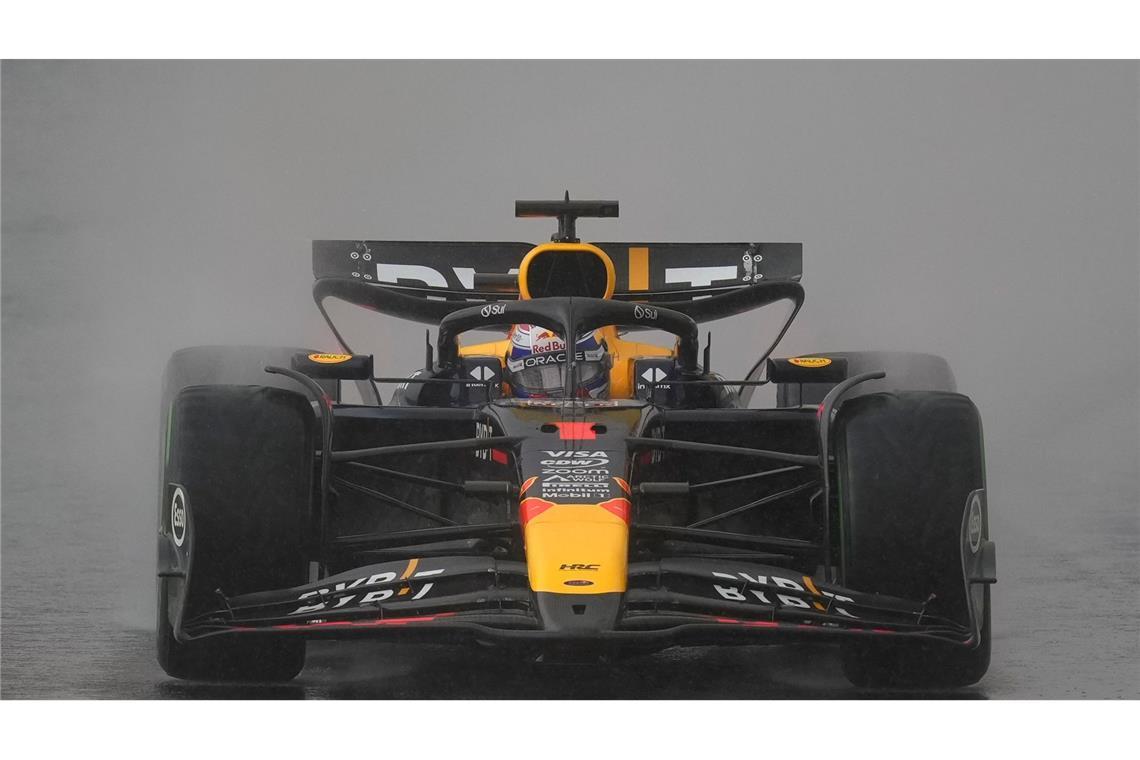 Verneigungen vor Verstappen: "Gebt ihm jetzt den Pokal" Verstappen liefert eine weltmeisterliche Leistung ab.