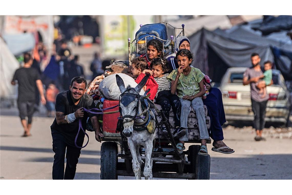 Bilder des Tages Vertriebene fliehen aus Gaza-Stadt