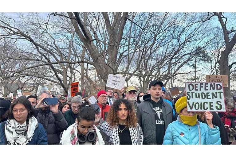 Videoaufnahmen der Festnahme von Rümeysa Öztürk lösten landesweit Empörung aus. (Archivbild)