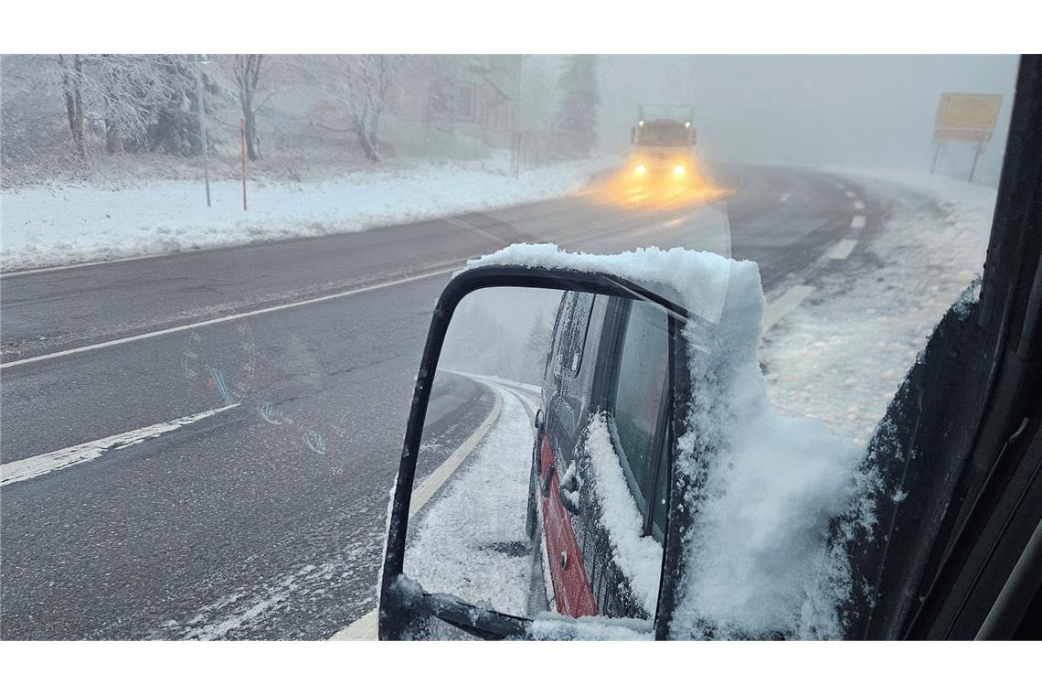 Schnee im Südwesten – Warnung vor Glätte Viel Schnee gab es im Schwarzwald.