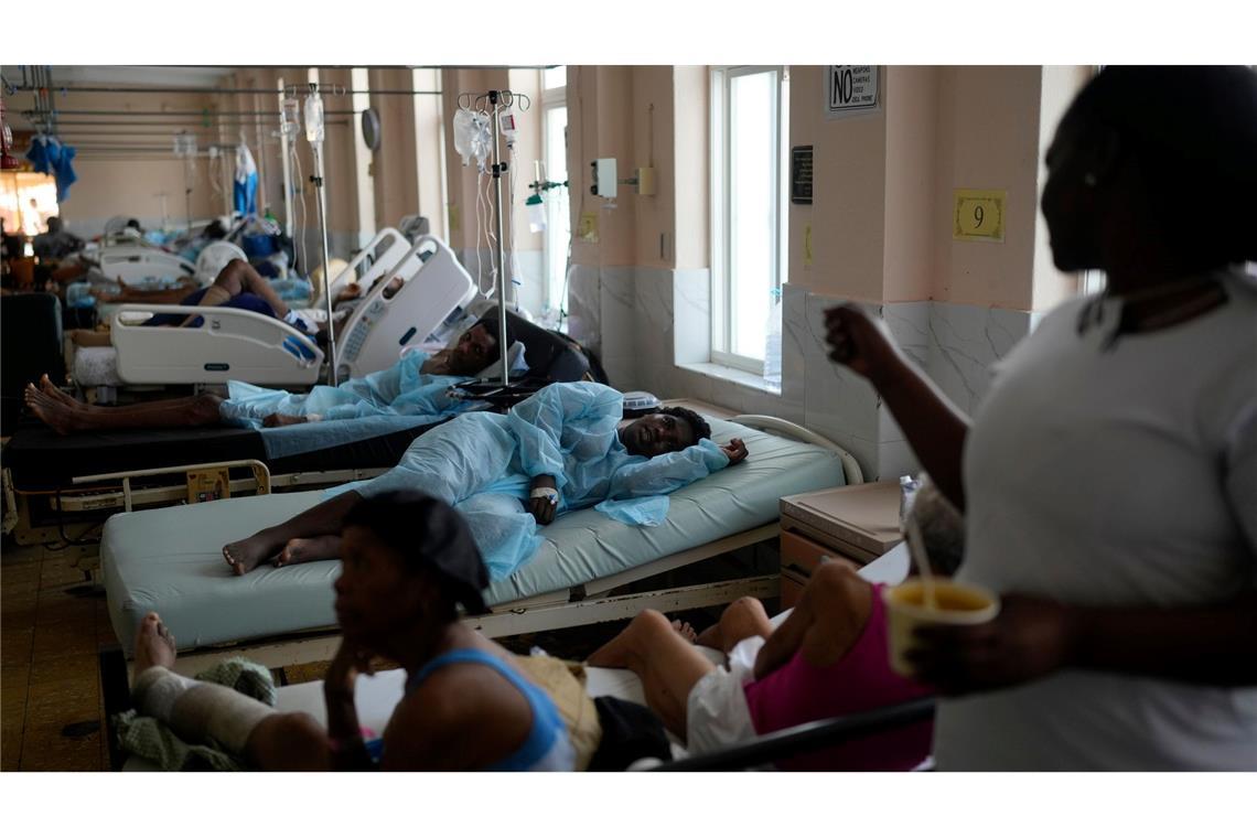 Viele Ärzte arbeiten seit Tagen ohne Pause.