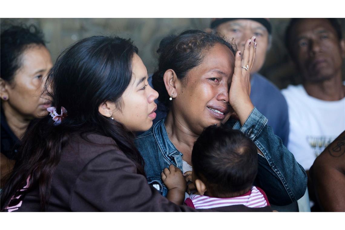 Fähre sinkt vor Bali: Dutzende Menschen im Meer vermisst