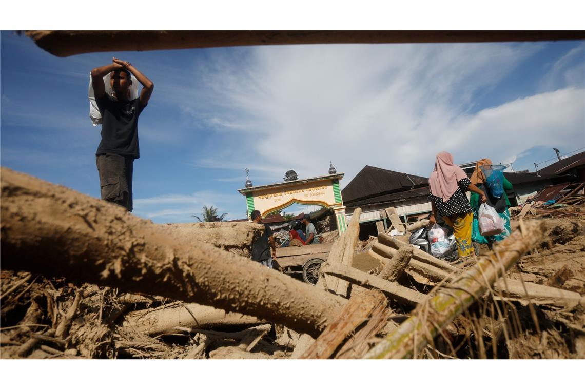 Viele Häuser und Brücken auf Sumatra sind zerstört.