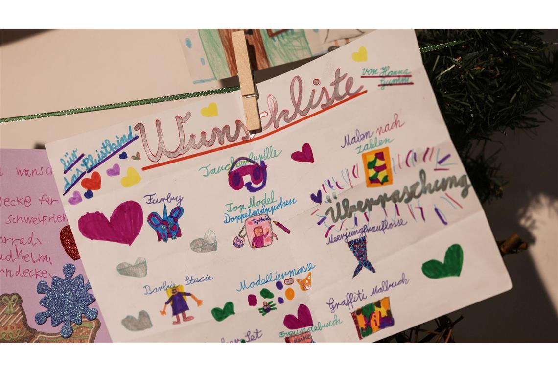 Viele Kinder haben ihre Briefe mit Malereien oder Aufklebern verziert. (Archivbild)