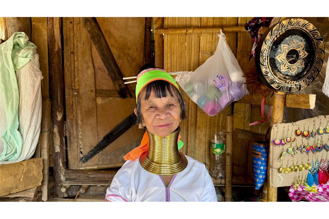 Bei den Langhalsfrauen von Chiang Rai: Kultur oder Kommerz? Viele "Long Neck Karen" leben als Minderheit im Norden von Thailand.