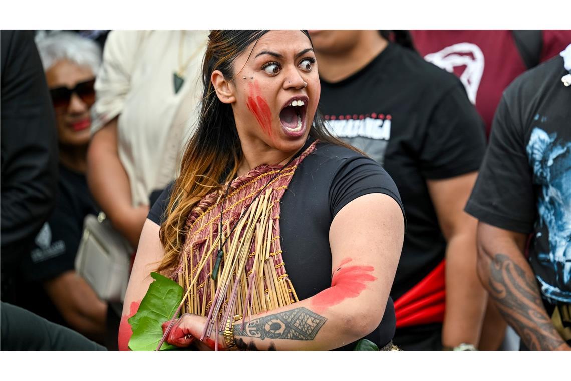 Zehntausende bei Maori-Protesten in Neuseeland Viele Maori in Neuseeland haben ihrer Traditionen und Bräuche bewahrt. Berühmt ist etwa der rituelle Tanz "Haka".