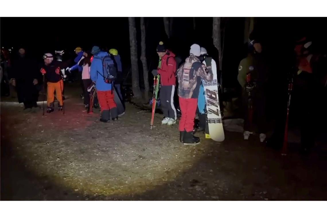Italien: Etwa 150 Menschen saßen auf Bergstationen fest Viele Menschen hängen wetterbedingt auf Bergstationen der italienischen Alpen fest.