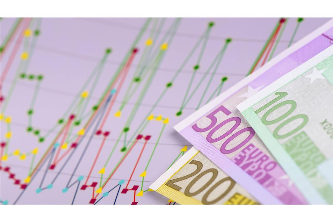 Sparkassen: Privatkunden sparen wieder mehr Viele Menschen im Südwesten legen Geld zurück. In wirtschaftlich unsicheren Zeiten halten sich aber auch die Unternehmen zurück (Symbolfoto).