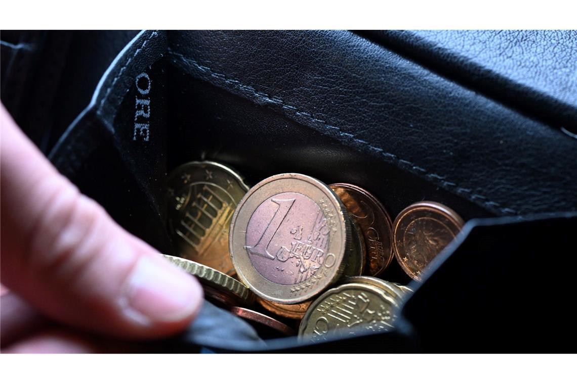 Bundesbürger blicken immer pessimistischer in die Zukunft Viele Menschen machen sich Sorgen - auch wegen hoher Preise. (Symbolbild)