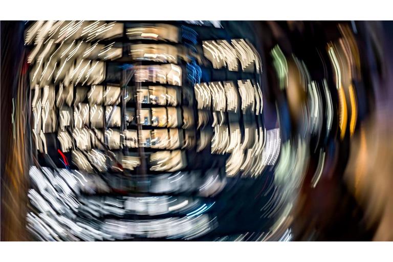 Viele Mütter würden bei besseren Möglichkeiten länger arbeiten. (Illustration)