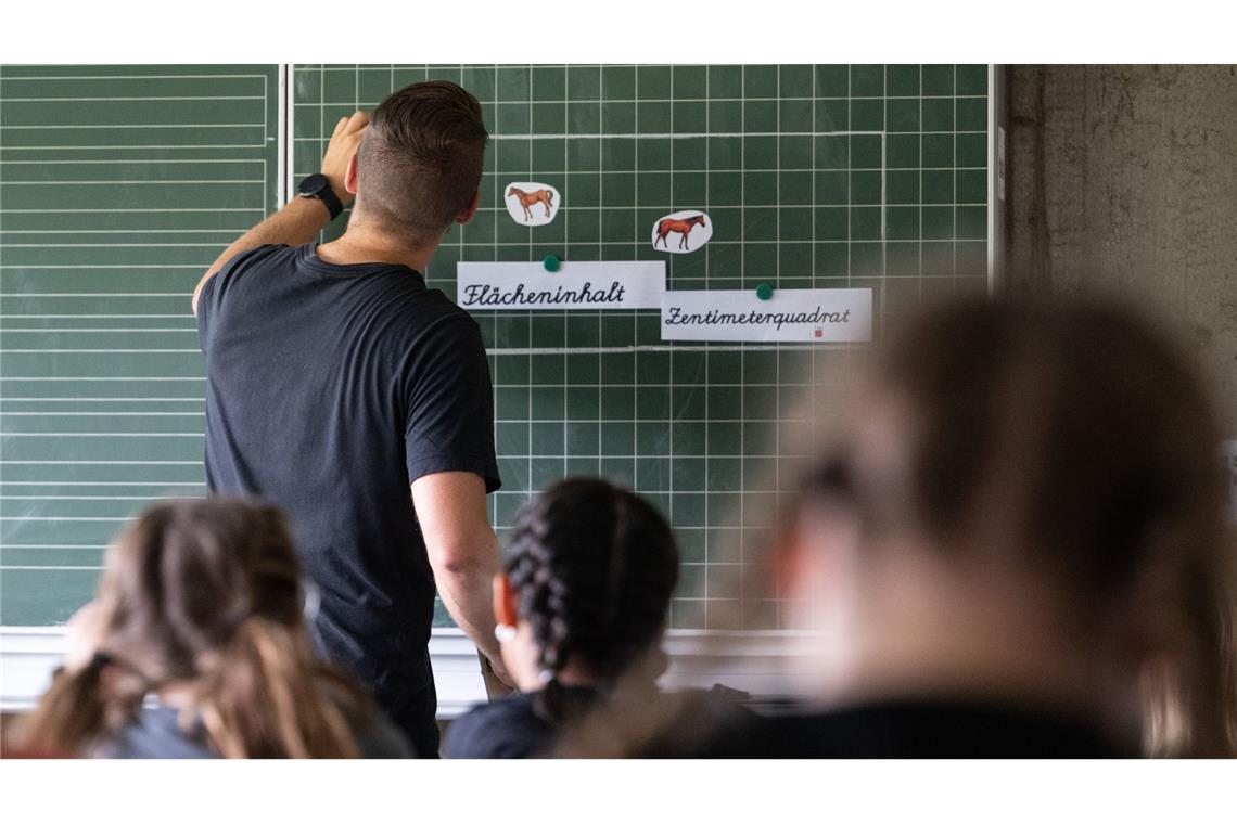 Jeder zehnte Lehrer unterrichtet ohne Lehramtsprüfung Viele Quer- und Seiteneinsteiger unterrichten an Schulen (Symbolbild).