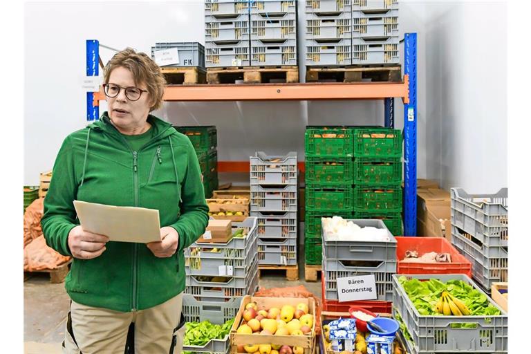 Vieles ist schon geordert für die Feiertage in der Futterküche der Wilhelma.