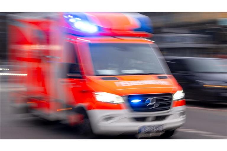 Vier Menschen wurden bei dem Unfall verletzt. (Symbolbild)