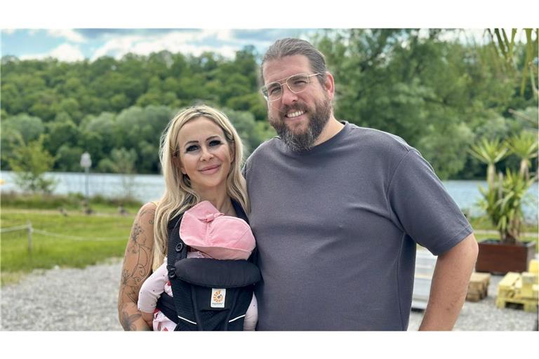 Vildana und Clemens Vohrer betreiben den Kiosk „K’Ufer“ am Kirchentellinsfurter Baggersee – doch nun ist dessen Zukunft aufgrund eines Rechtsstreits unklar.