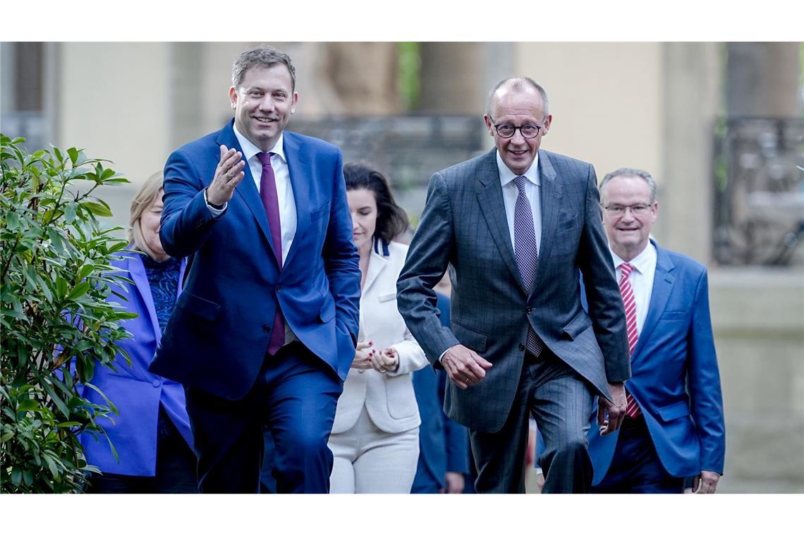 Bilder des Tages Villa Borsig, Berlin: CDU, CSU und SPD starten Kabinettsklausur mit Merz und Klingbeil.