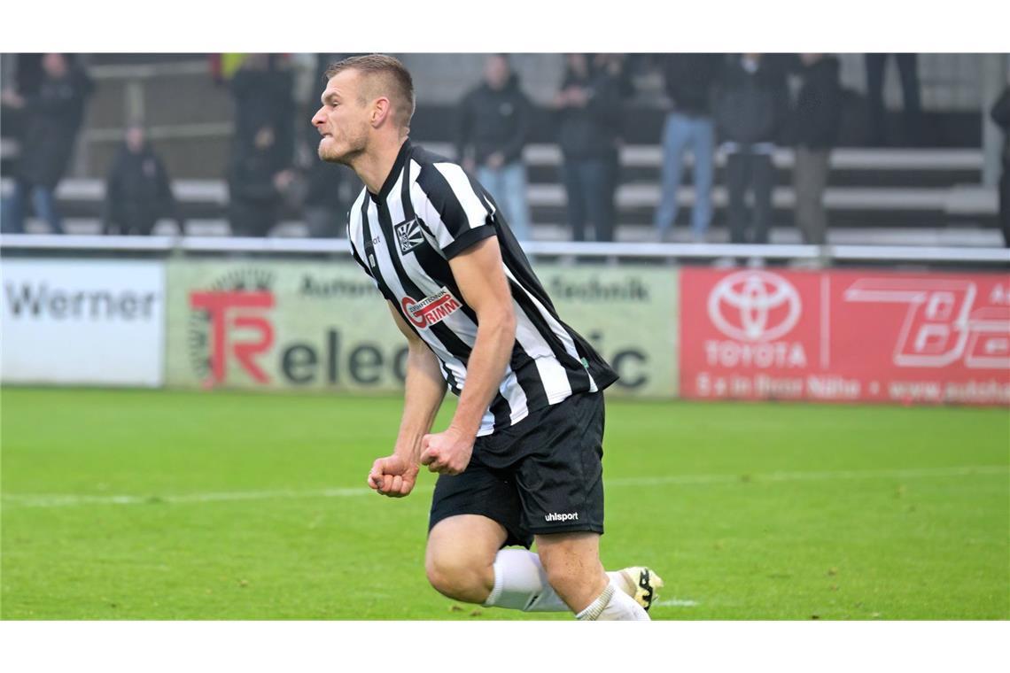 SSV Reutlingen verspielt 3:0-Führung und verliert 3:4 Villingens Torjäger Marcel Sökler trug mit zwei Toren maßgeblich zur Wende gegen den SSV Reutlingen bei.
Foto: Imago