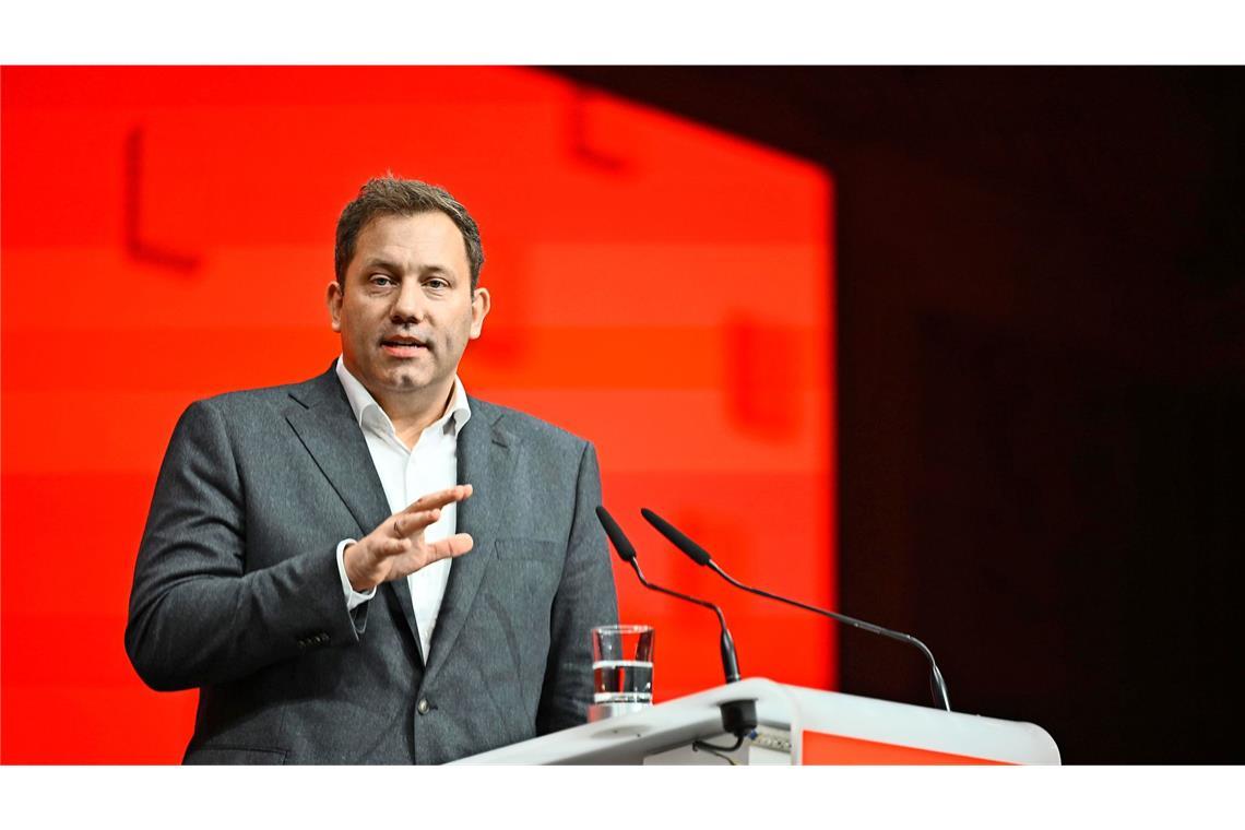 Vizekanzler Lars Klingbeil fordert, sich nicht von US-Präsident Trump erpressen zu lassen.