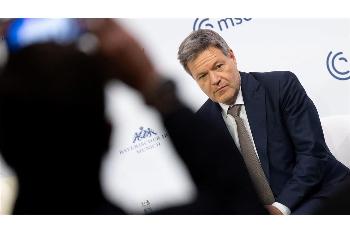Fünf Lehren aus der Münchner Sicherheitskonferenz Vizekanzler Robert Habeck findet harte Worte.
