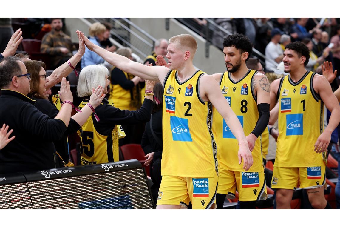 MHP Riesen Ludwigsburg - Telekom Baskets Bonn v.l. Jacob Patrick, Hunter Maldonado, Joel Scott (Ludwigsburg)