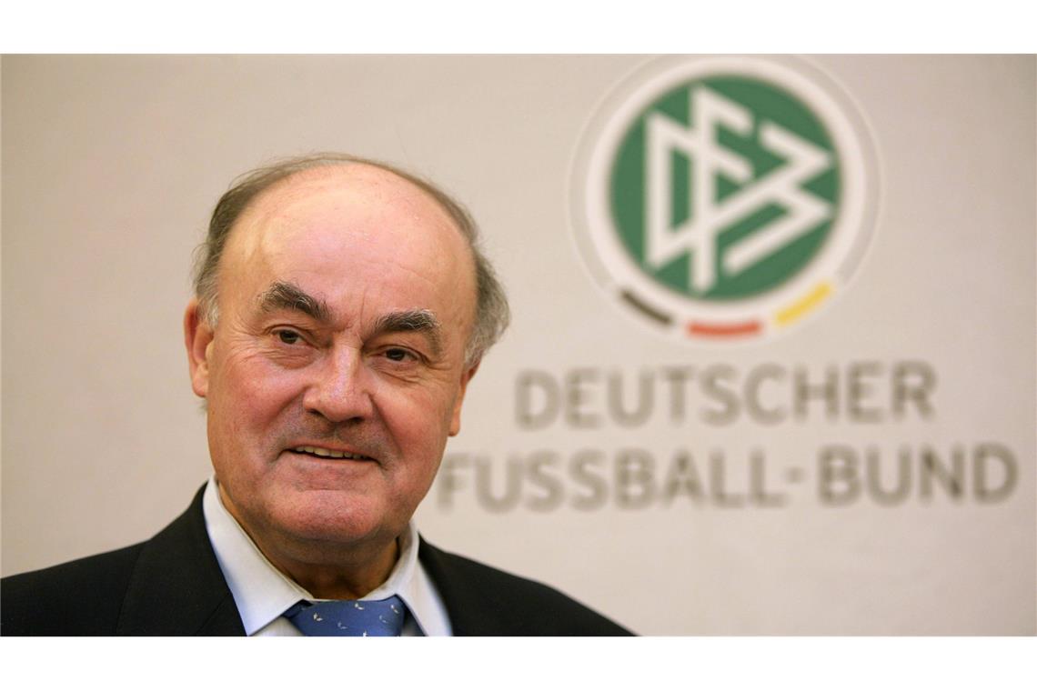 Ex-Schiedsrichter im Alter von 83 Jahren verstorben Volker Roth ist im Alter von 83 Jahren gestorben.