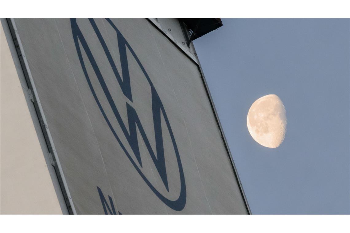 Kreise: VW-Sparmaßnahmen gelten auch für Manager Volkswagen hat die längste Tarifrunde der Konzerngeschichte hinter sich. (Archivbild)