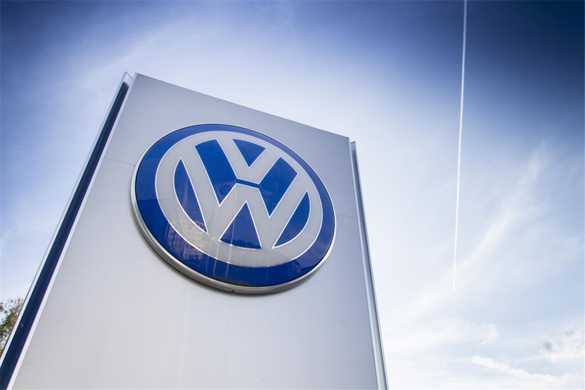 Warum entlässt VW Mitarbeiter? - Die Hintergründe zu den aktuellen Kündigungen Volkswagen hat im ersten Halbjahr 2025 hunderte Mitarbeiter entlassen. Erfahren Sie, welche Gründe dahinterstecken, wie viele Standorte betroffen sind und warum das Thema für den Konzern immer wichtiger wird.