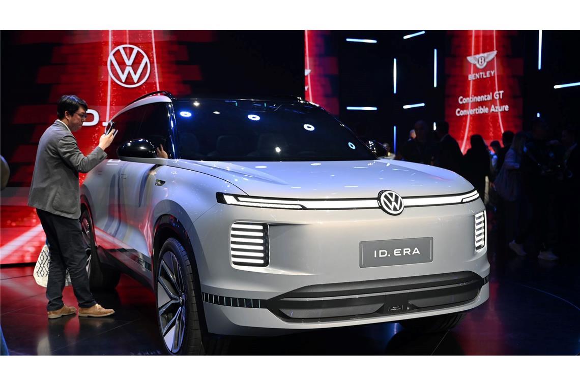VW erwartet "Playoffs" in China Volkswagen stellte einen SUV für sechs Leute vor.