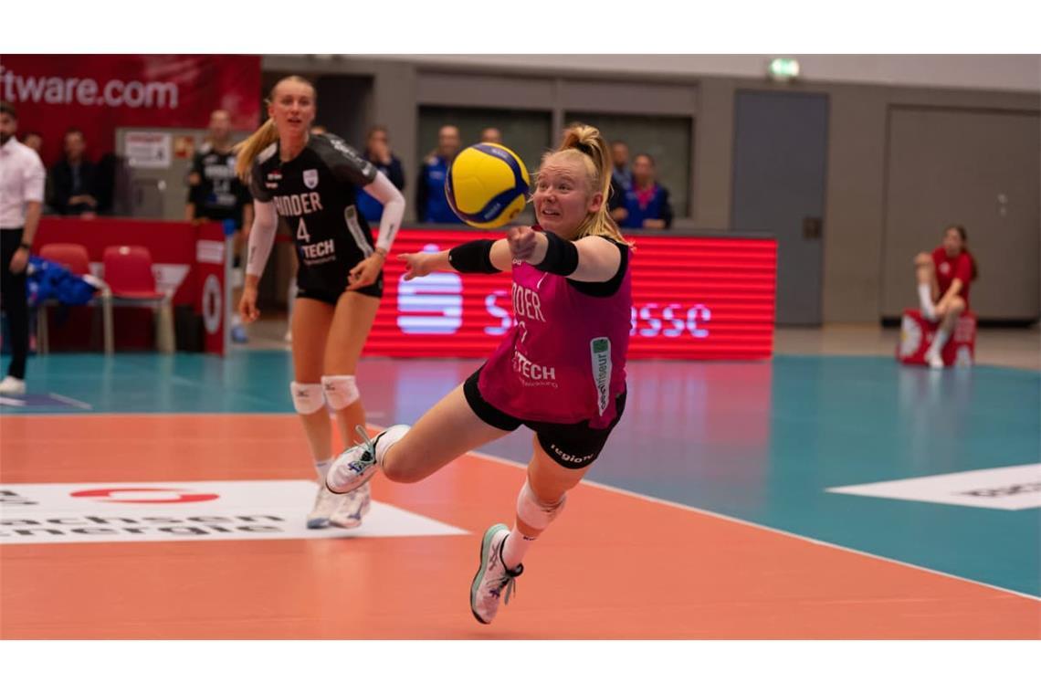 Voller Einsatz: Libera Lara-Marie Schaefer wurde zur wertvollsten Spielerin der Binder Blaubären TSV Flacht beim Auswärtsspiel in Dresden gewählt.