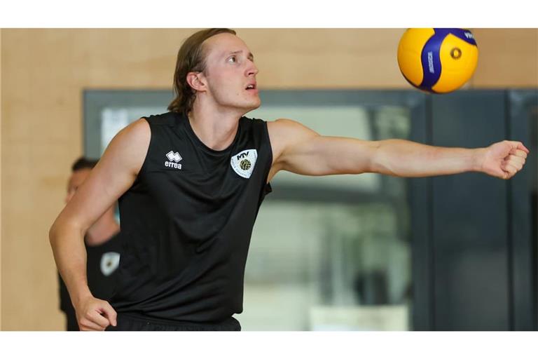 Voller Fokus auf die Ballarbeit: Ben-Simon Bonin, der Kapitän der Barock Volleys MTV Ludwigsburg.