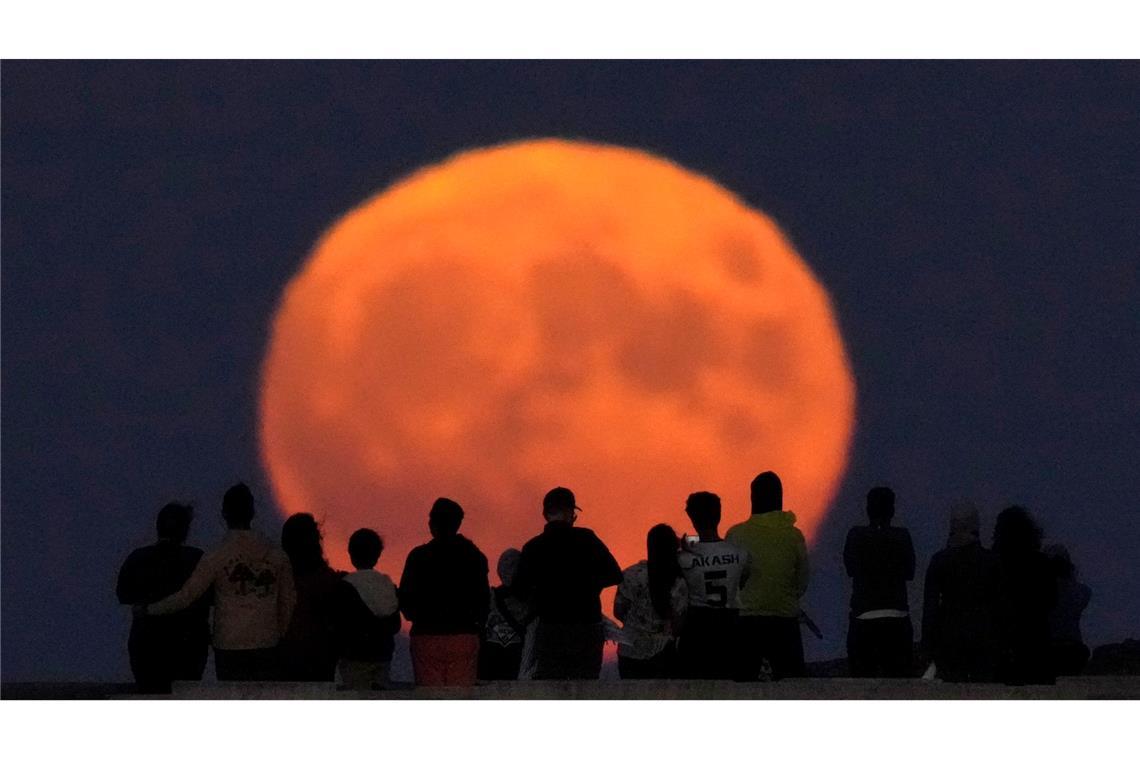 Faszination Vollmond - was ist Fantasie und was sind Fakten? Vollmond über Chicago