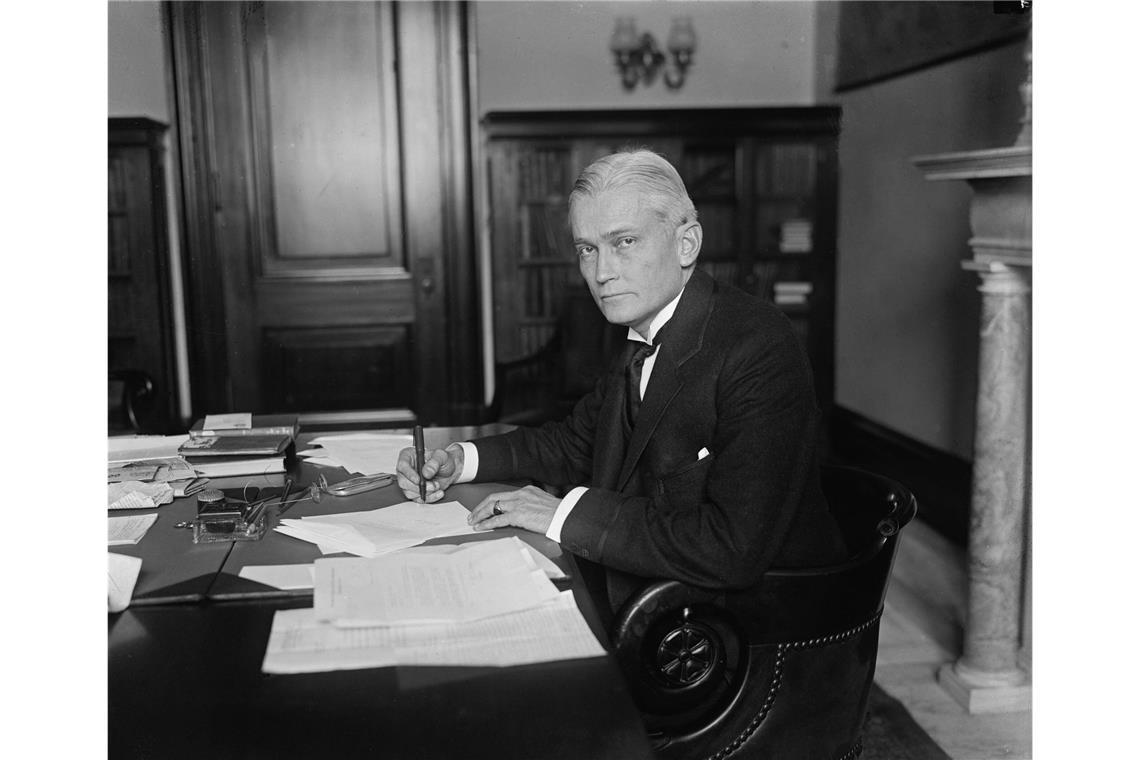 Von 1925 bis 1932 war Bingham Mitglied des US-Senats.