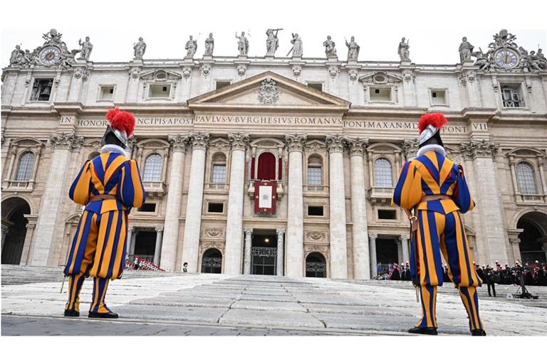 Von der Loggia des Petersdoms aus wird der nächste Papst erstmals zur Welt sprechen.